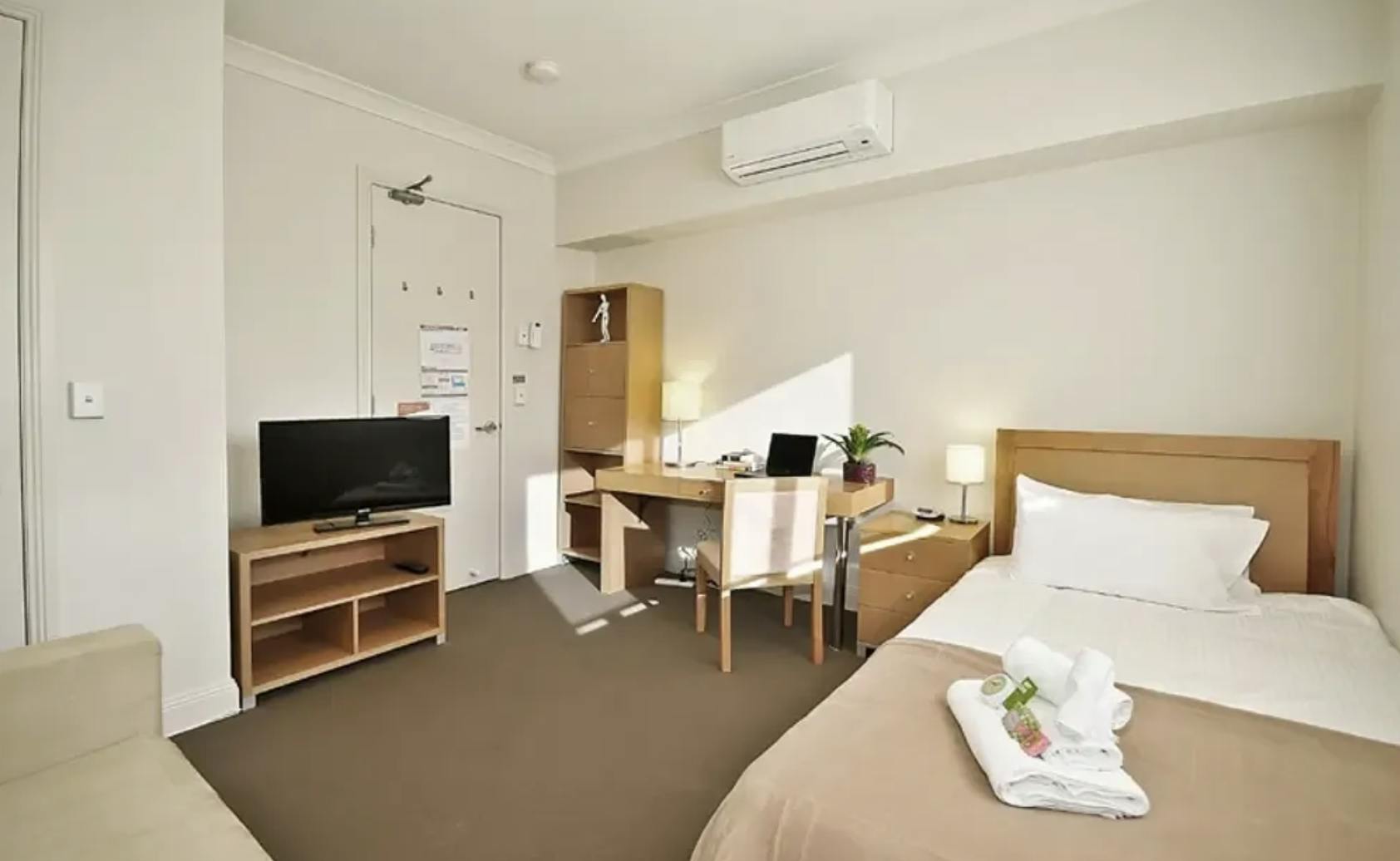 6-balmer-street-melbourne-Room 9