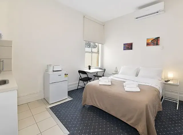 Studio 6 room image 1