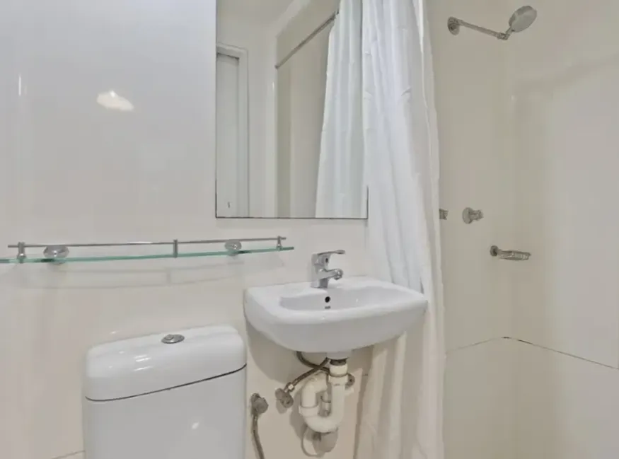 Room 8 BATHROOM 3