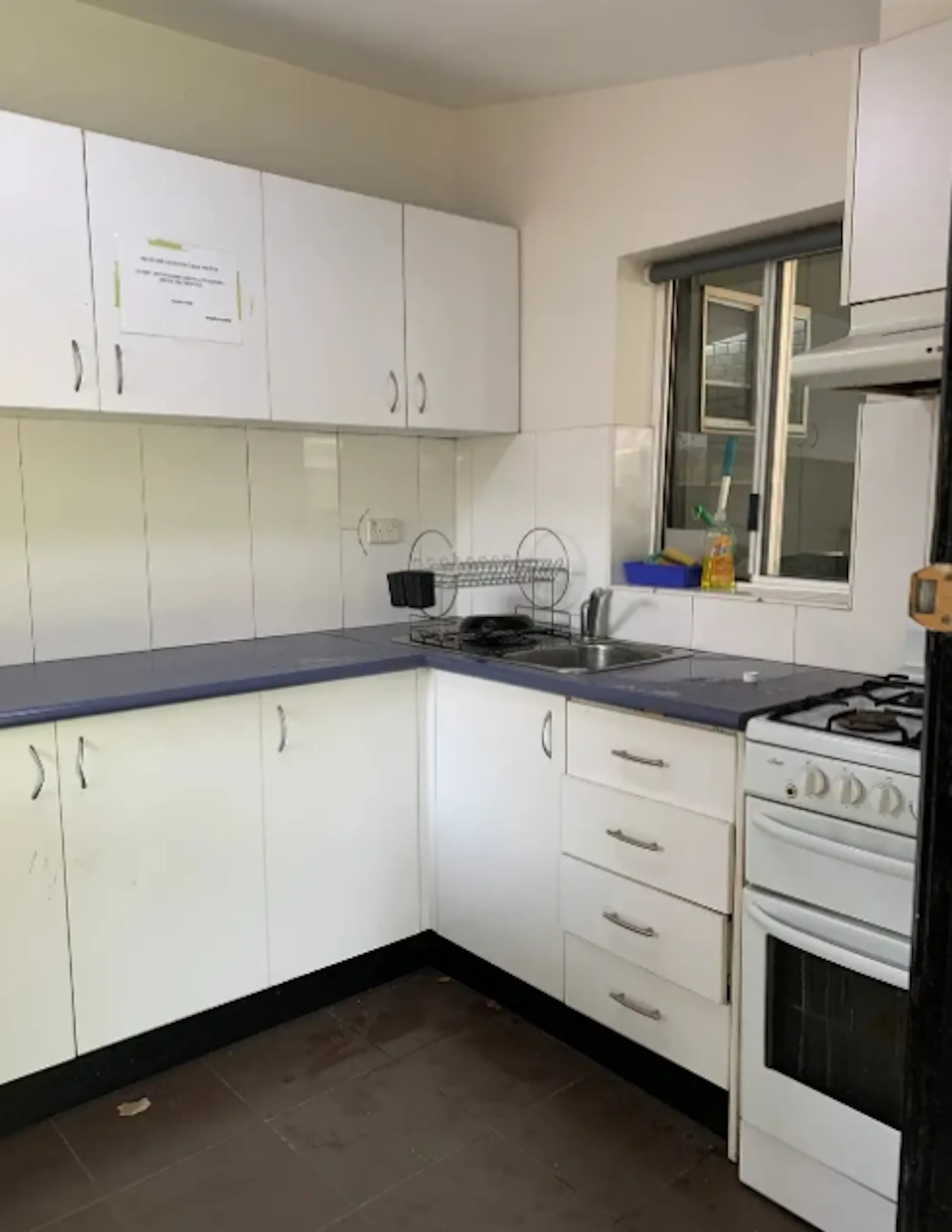 Room 4 KITCHEN 2