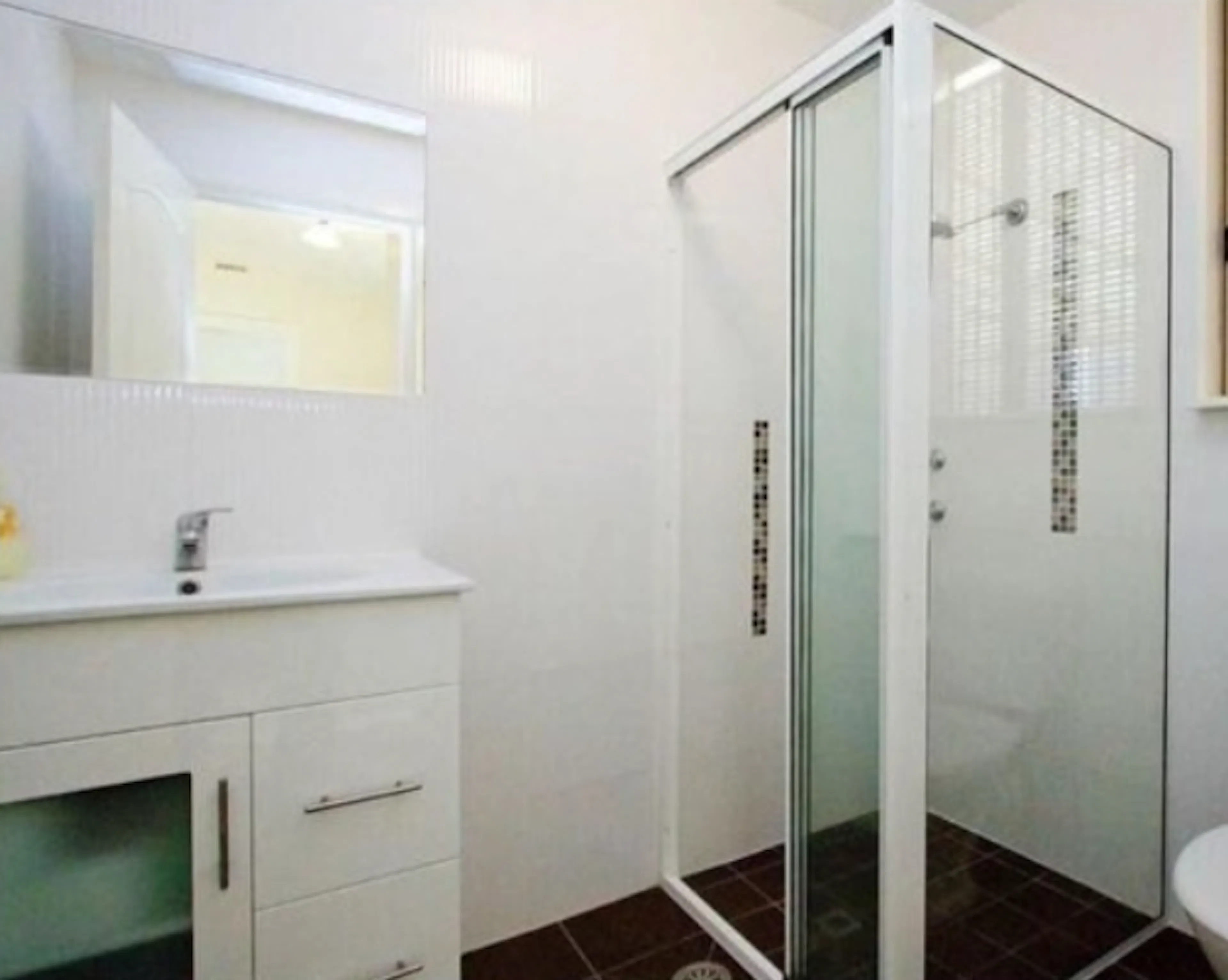Room 2 BATHROOM 2