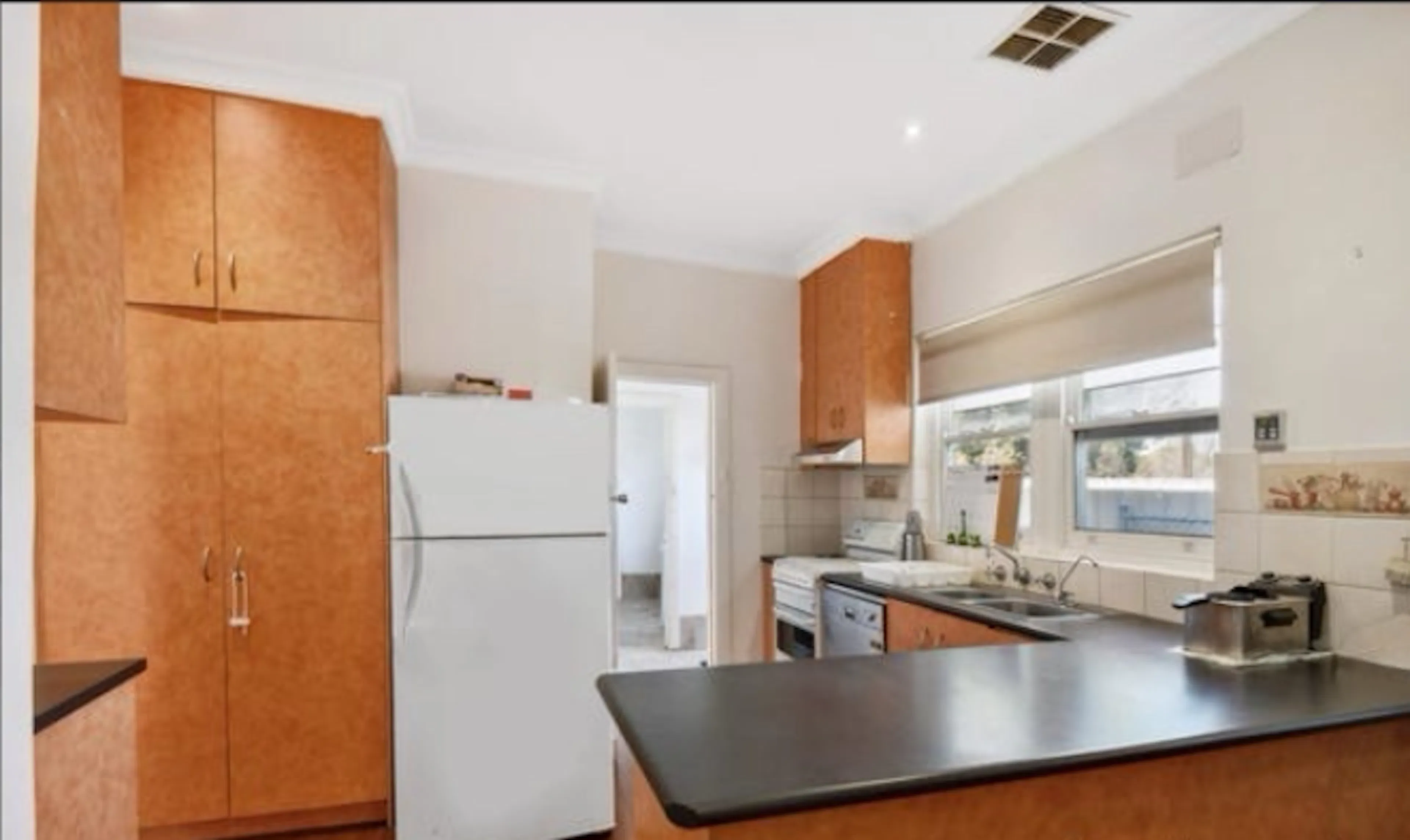 Room 4 KITCHEN 4