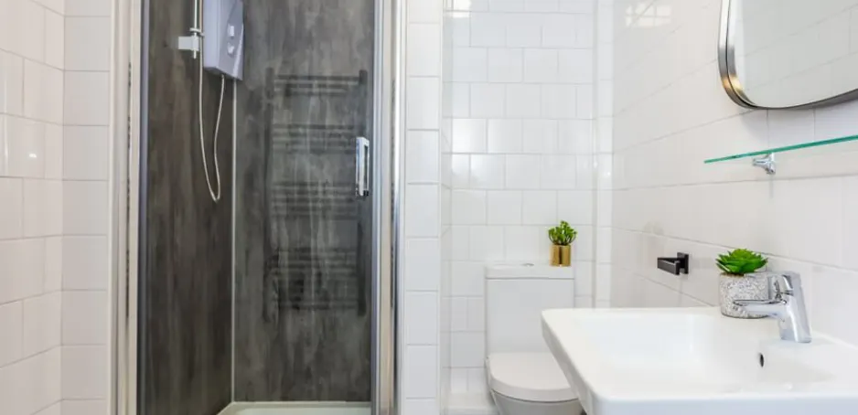 5 Bedroom Apartment BATHROOM 2