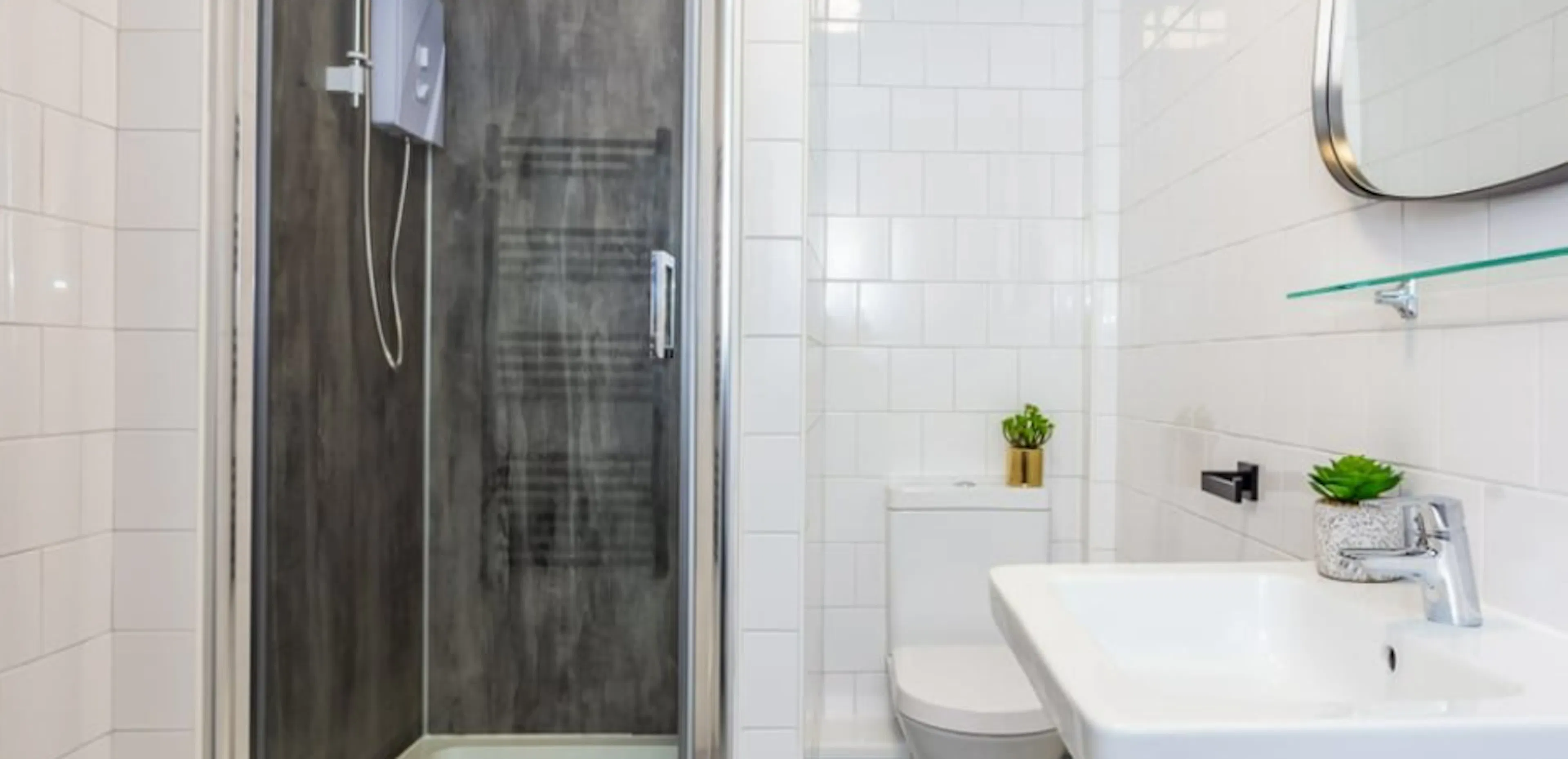 5 Bedroom Apartment BATHROOM 2