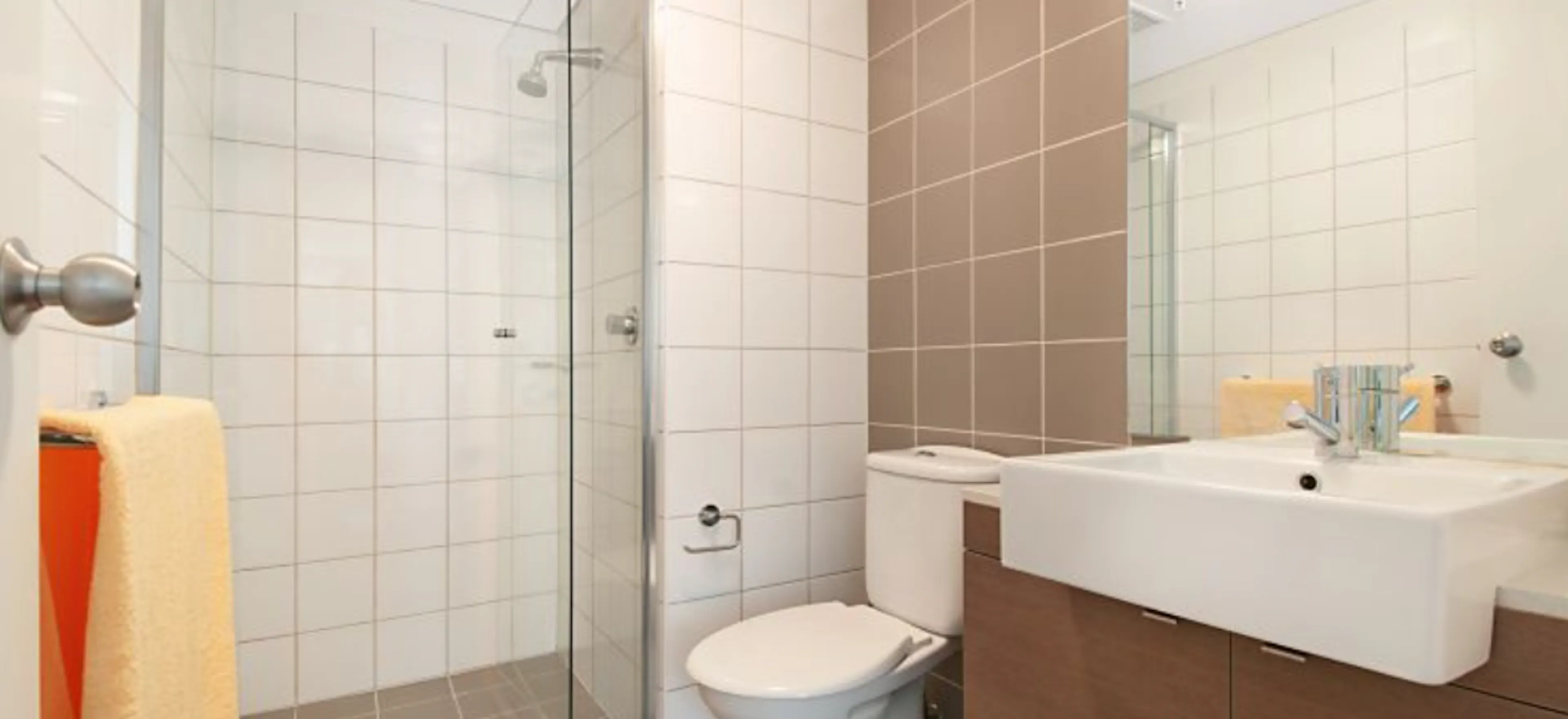 1 Bedroom Apartment ( Level 9-14 ) BATHROOM 2