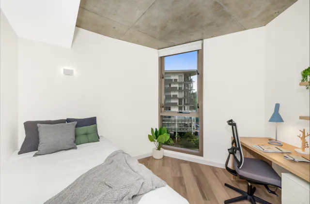 4 Bed Apartment room image 1
