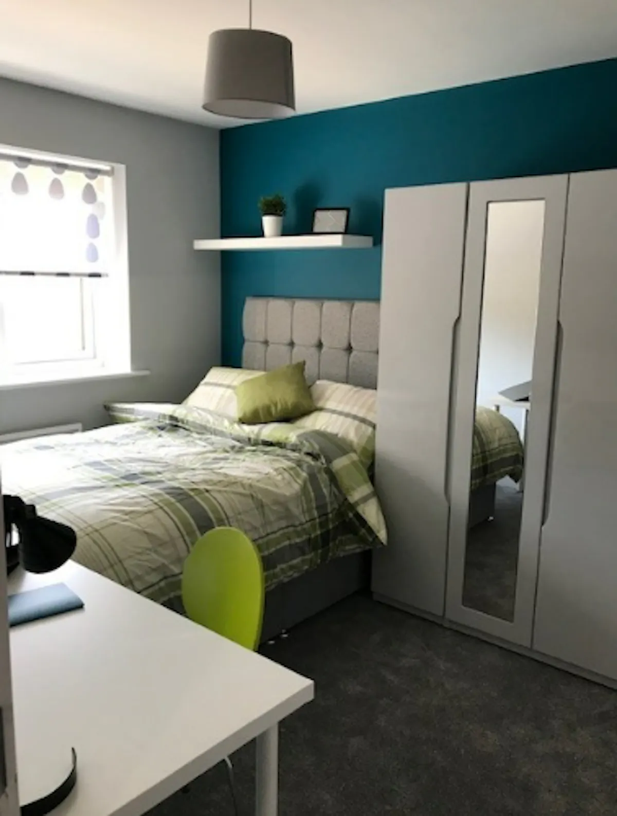 5 Bedroom Apartment (Shared Bath) ROOM