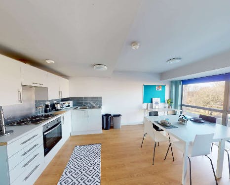 6 - 7 Bed Ensuite