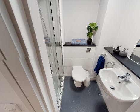 6 - 7 Bed Ensuite