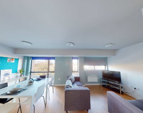 6 - 7 Bed Ensuite