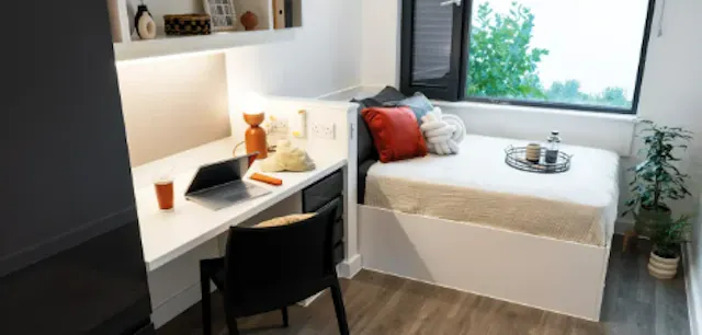 Club En-suite Cluster Room room image 1