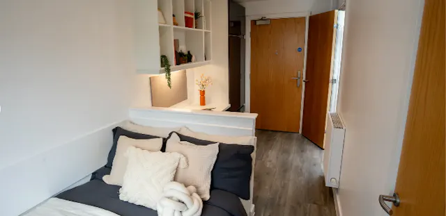 Two Bed Club Apartment room image 1