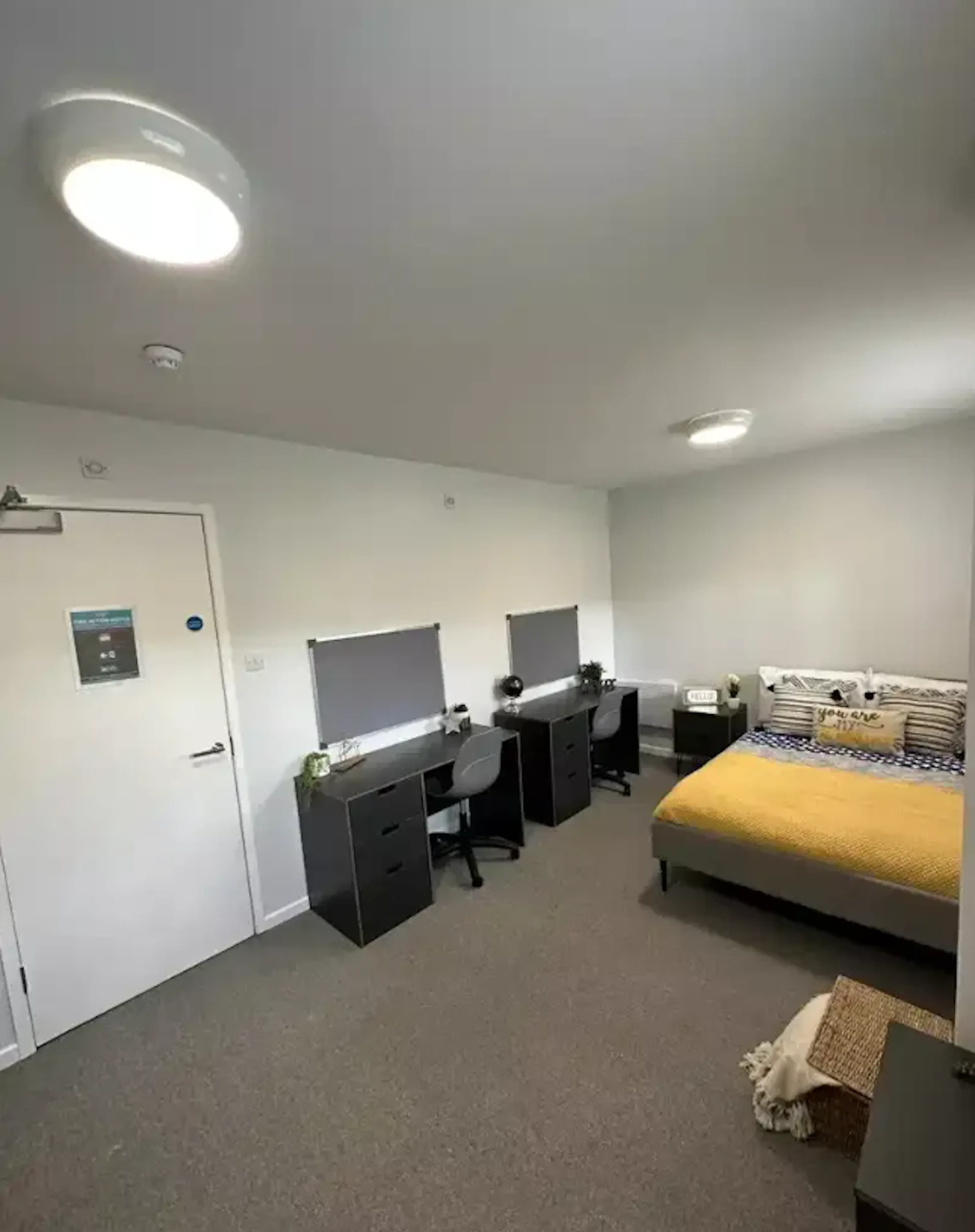 One Bed Flat ROOM 3