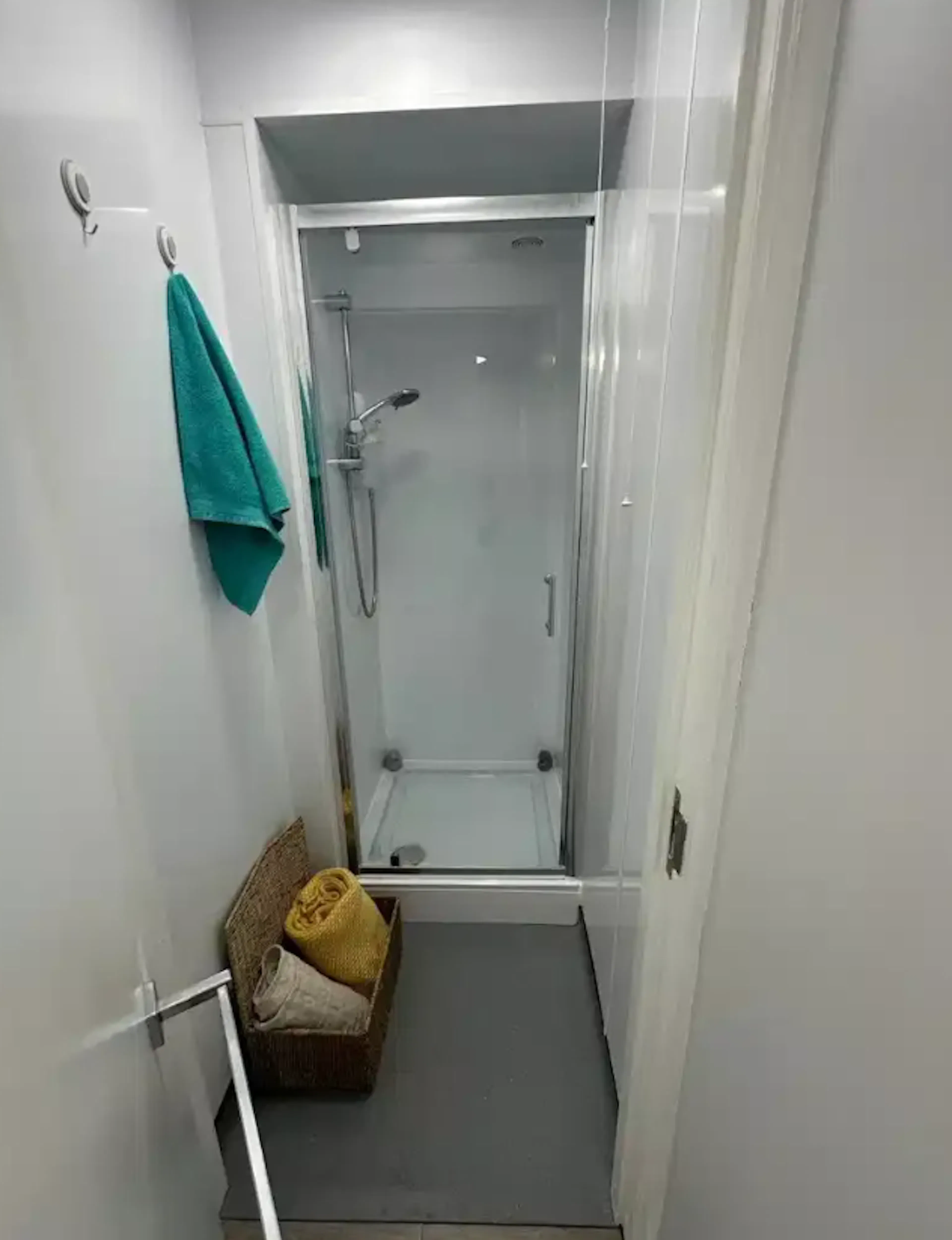 BATHROOM BATHROOM 1