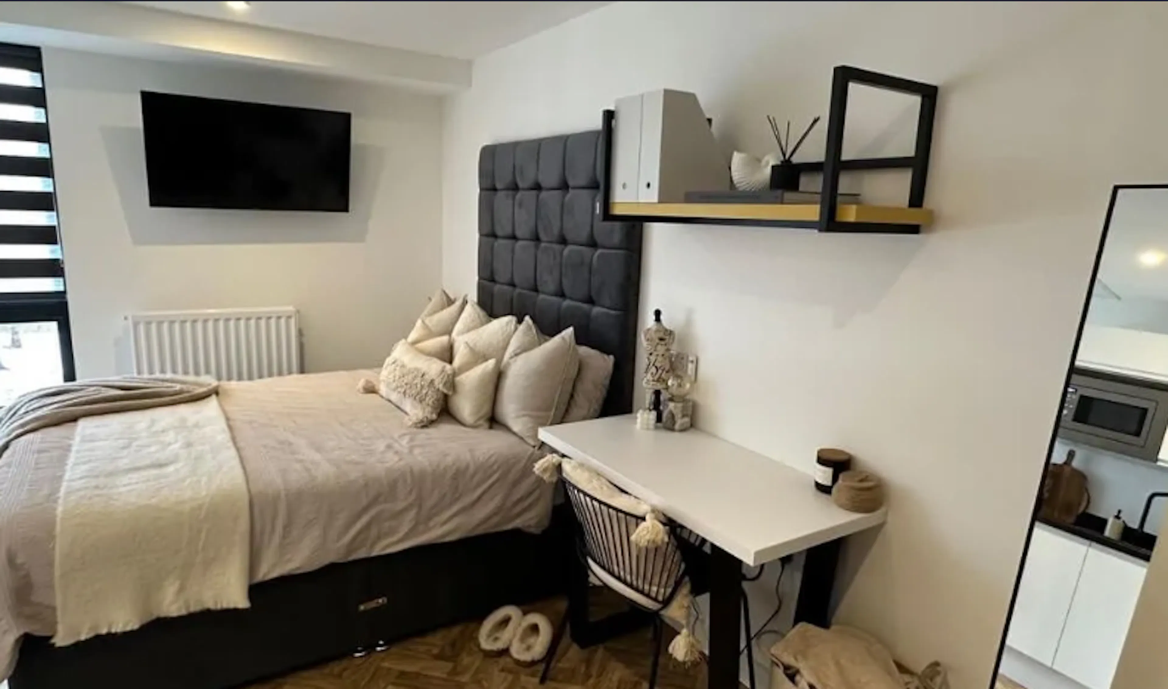 EDITION II ROOM 1