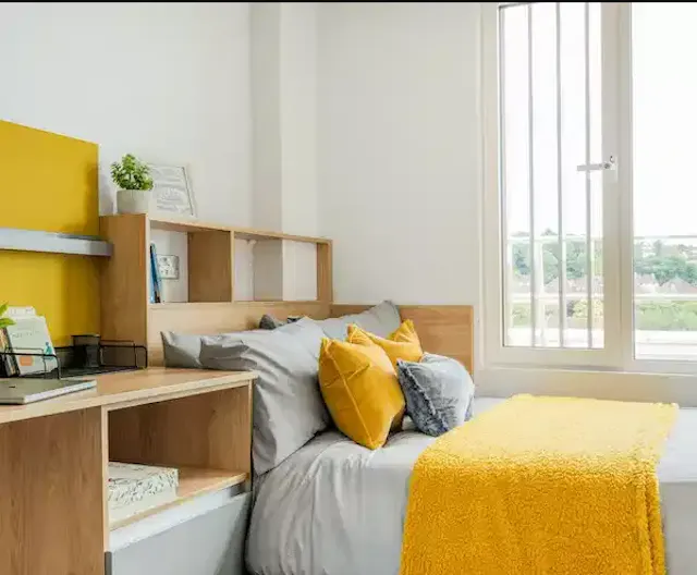 Gold En-Suite room image 4