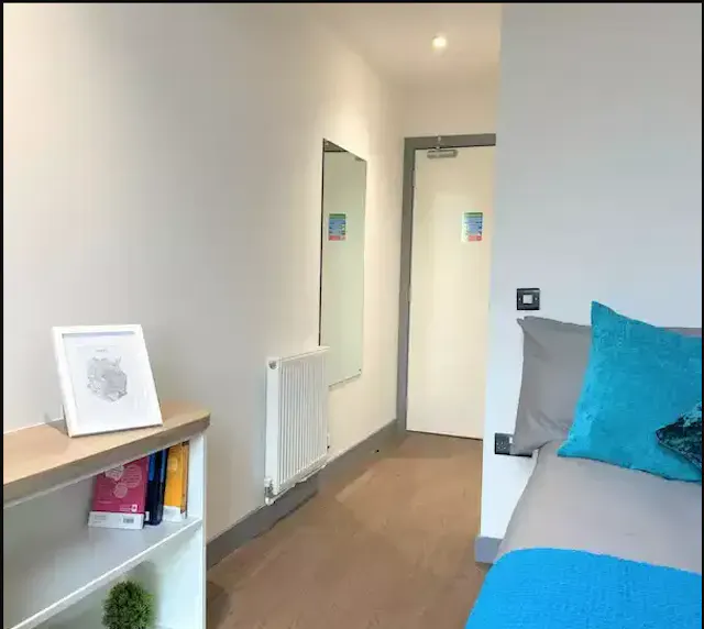 Ensuite Bronze - City View Upper Floors room image 4