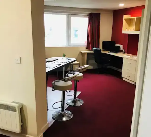 Apartment room image 2