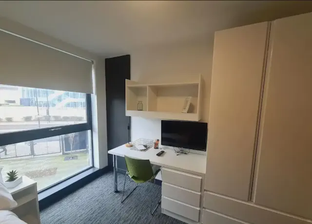 Studio room image 4