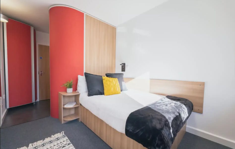 First Floor Six Bed Cluster