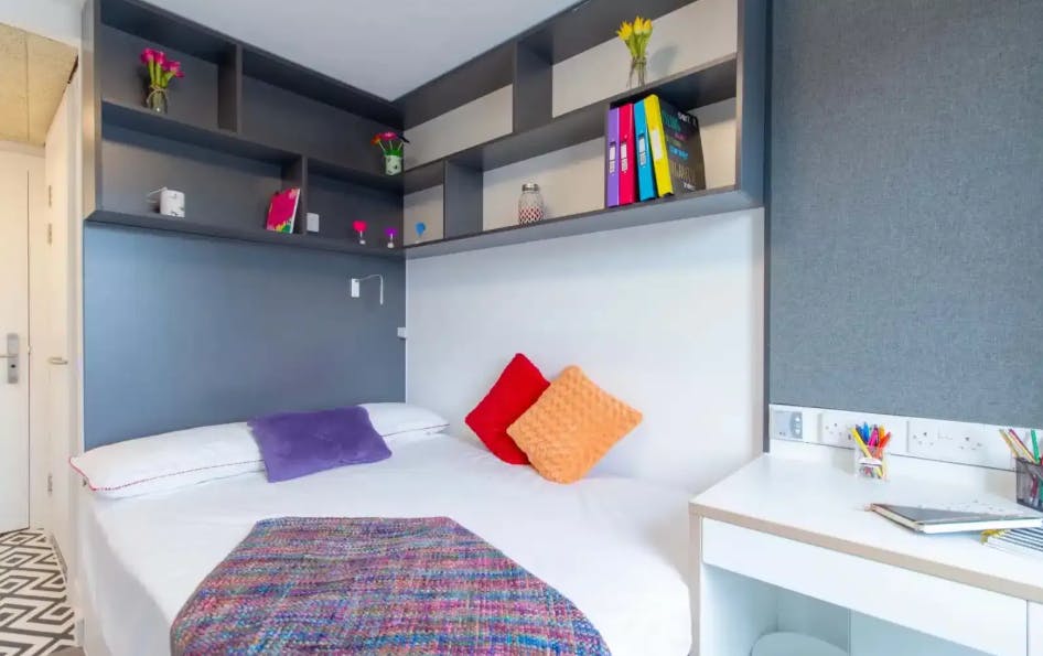 Silver En-suite (Lower Level)