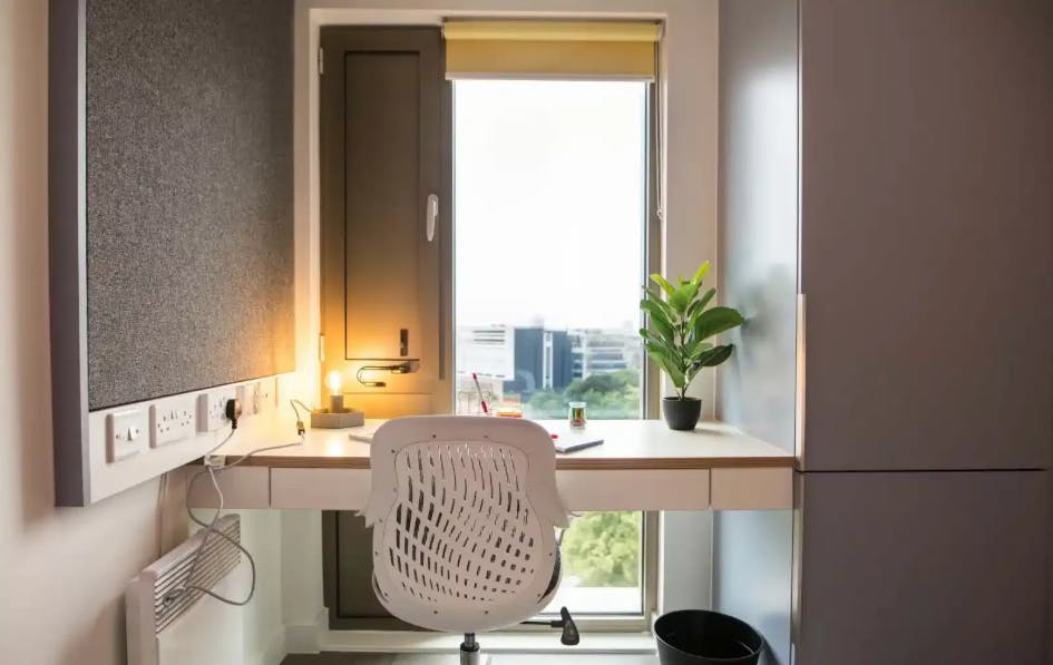 Silver En-suite (Lower Level)