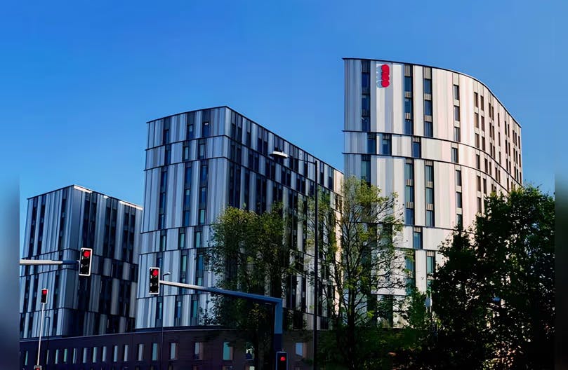 BUILDING