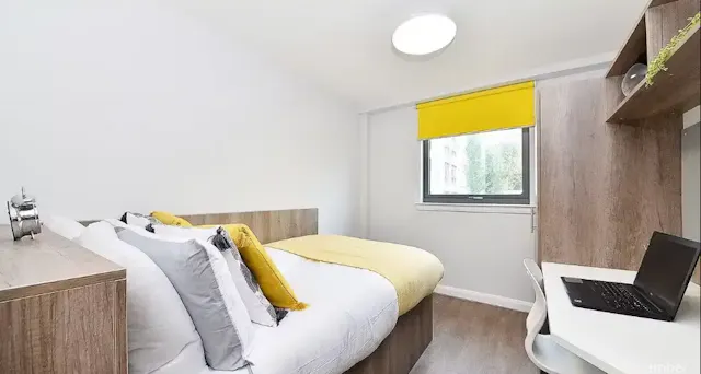 Silver En Suite room image 2