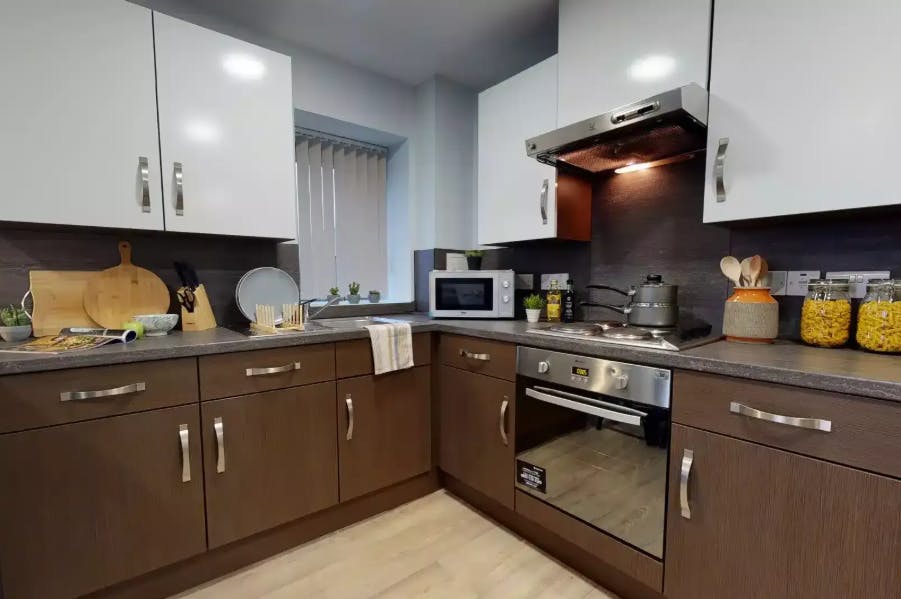 Bronze En Suite