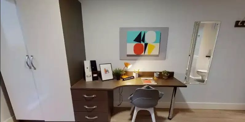 Bronze En Suite Plus