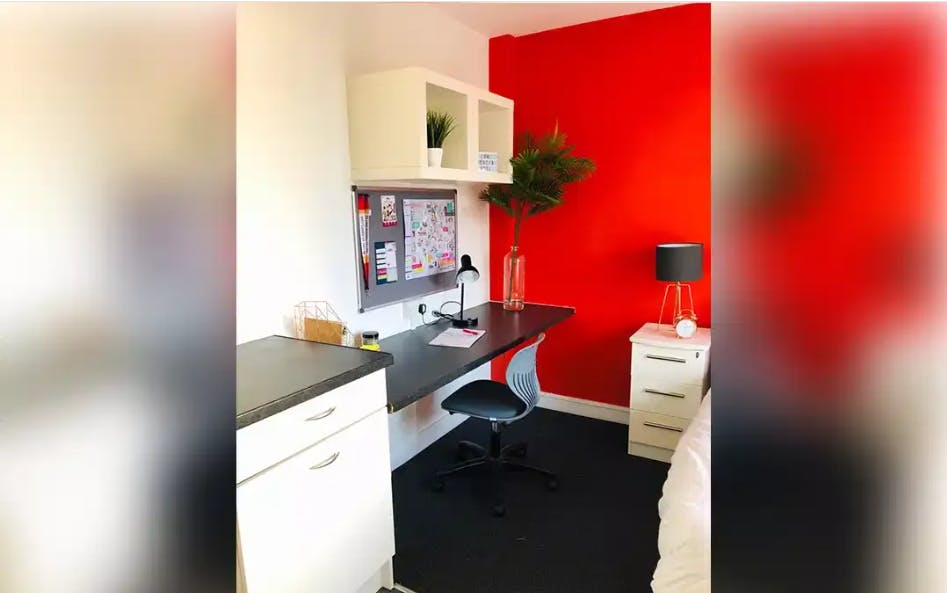 Deluxe Studio