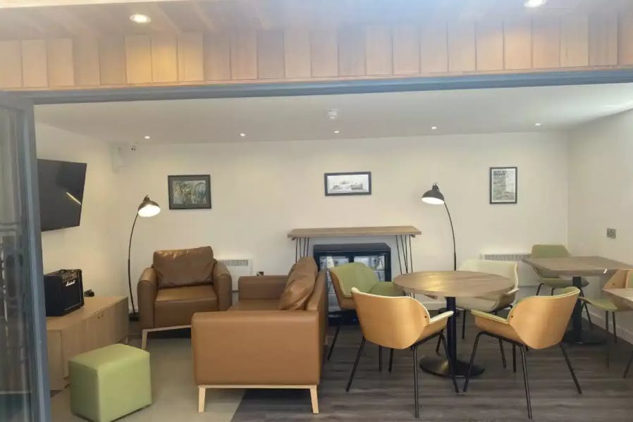 Silver En Suite Plus