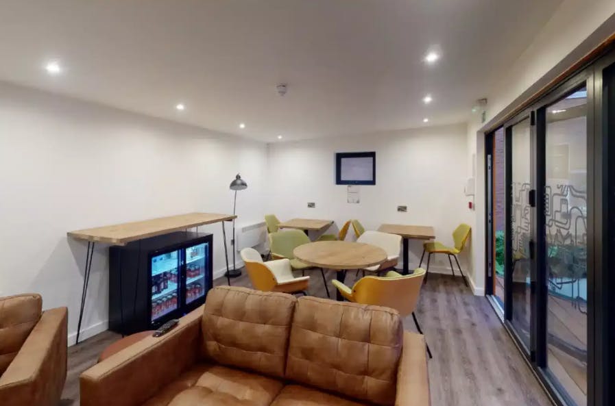 Silver En Suite Plus