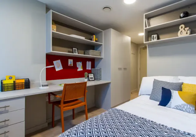 Block B Lower Floor Silver En Suite room image 1