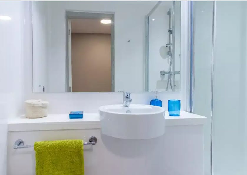 Block A Mid Level Silver En Suite