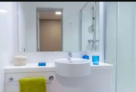 Block A Sky Lounge Level Silver En Suite