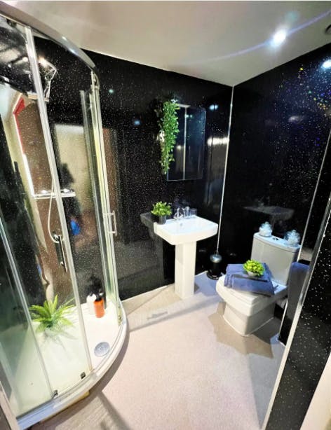 Silver Ensuite