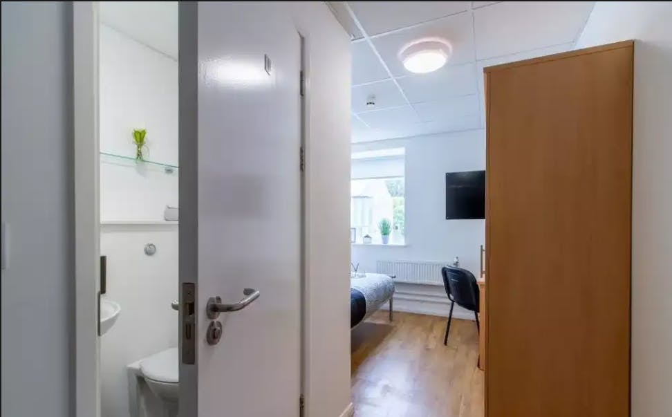 Bronze Plus Ensuite