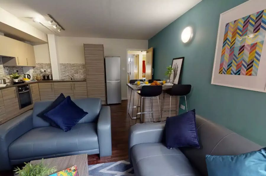 Silver En Suite Plus