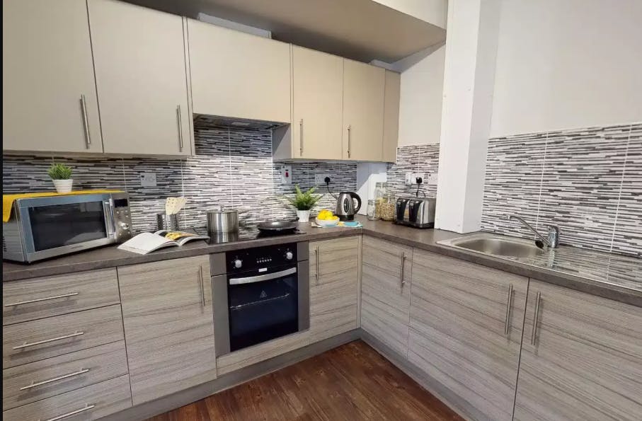 Silver En Suite Plus