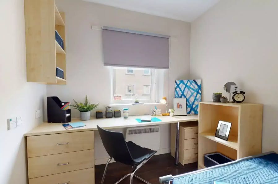 Silver En Suite Plus