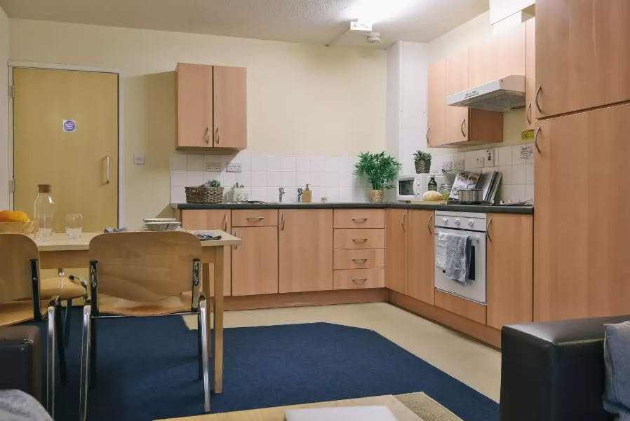 Silver En Suite