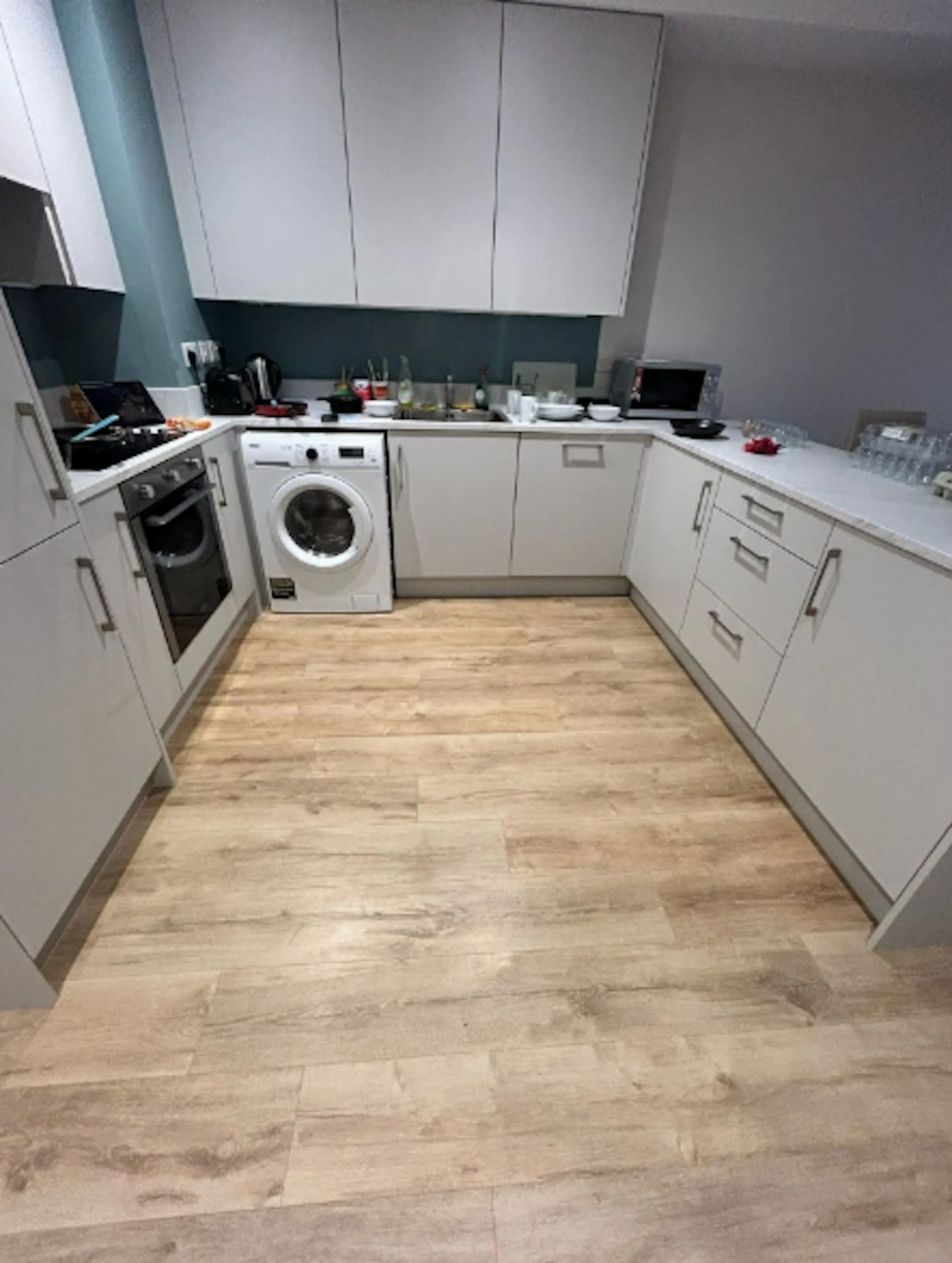 Flat 11 - Ensuite Double KITCHEN 3