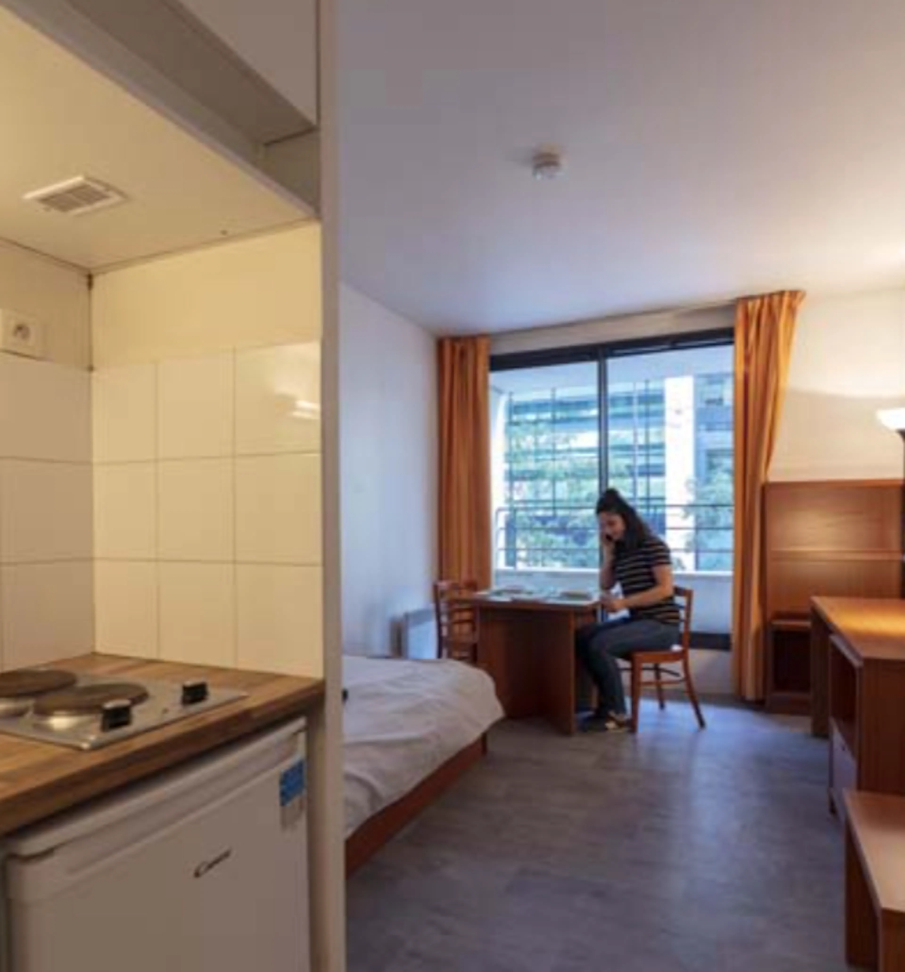 ROOM ROOM 1