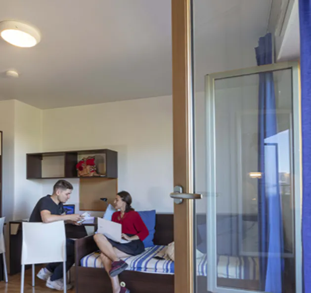 ROOM ROOM 1