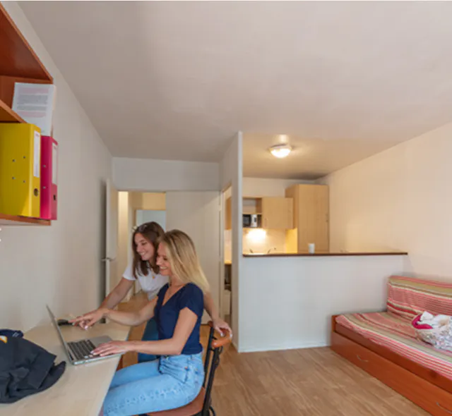Studio room image 2