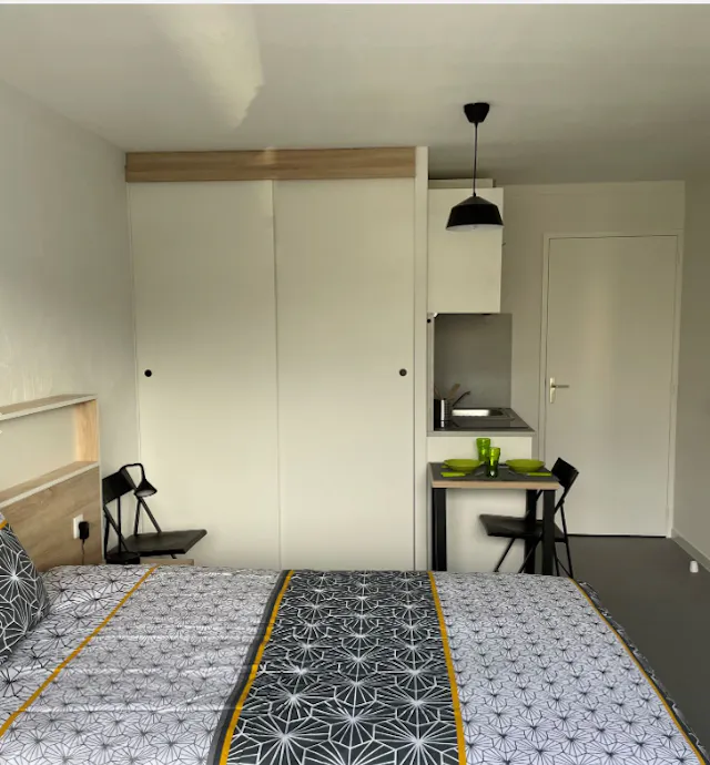 Studio room image 2