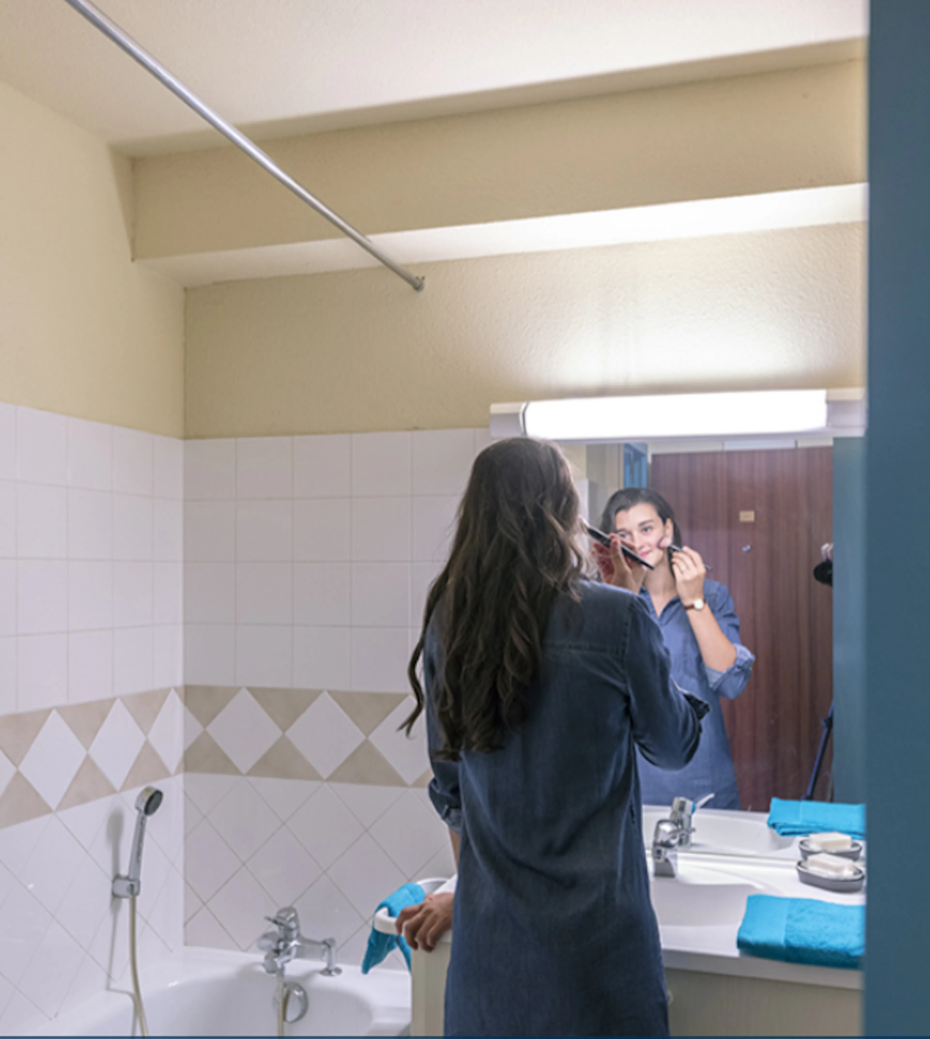 Studio BATHROOM 2