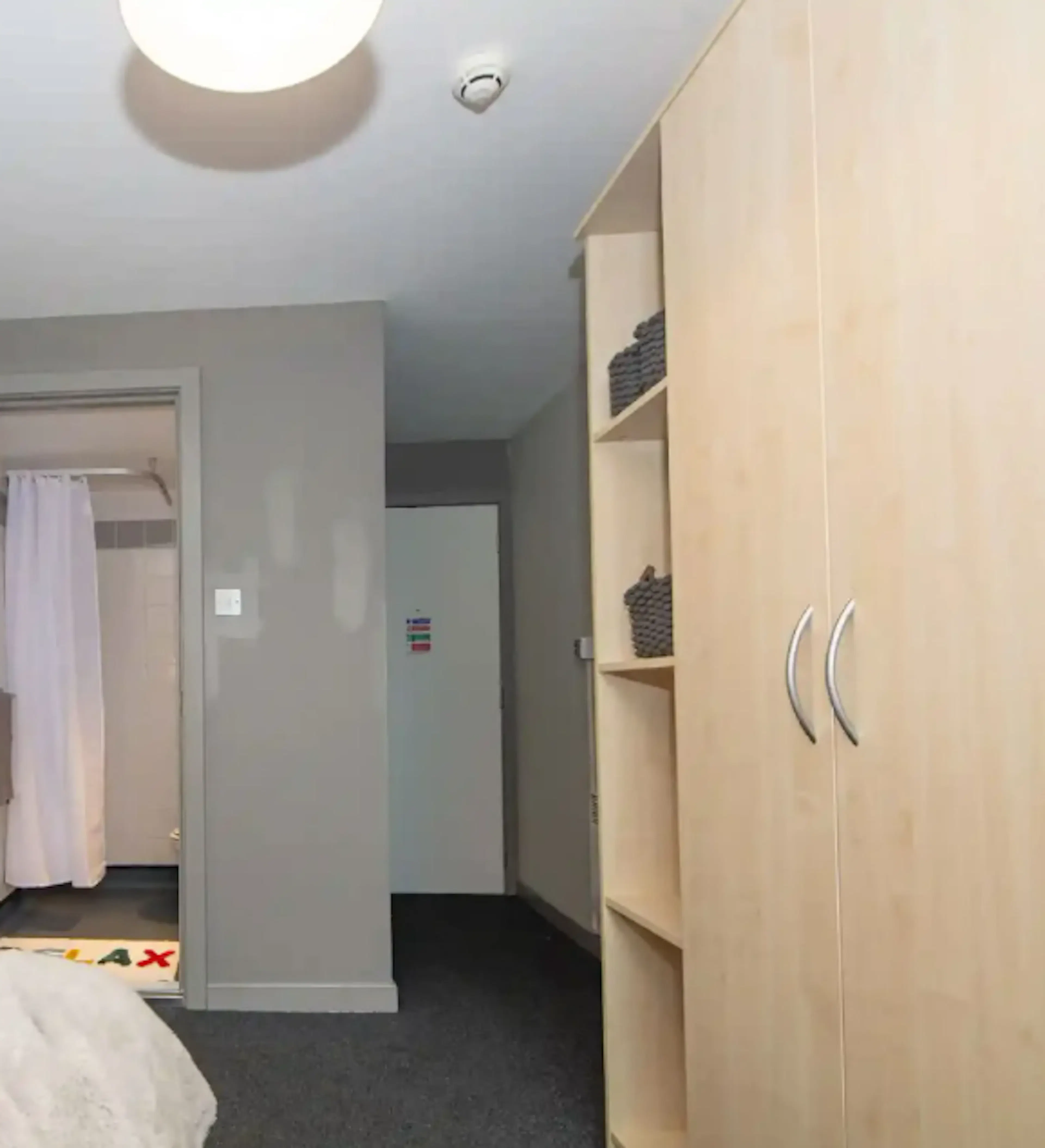 Ensuite – Bronze ROOM 3