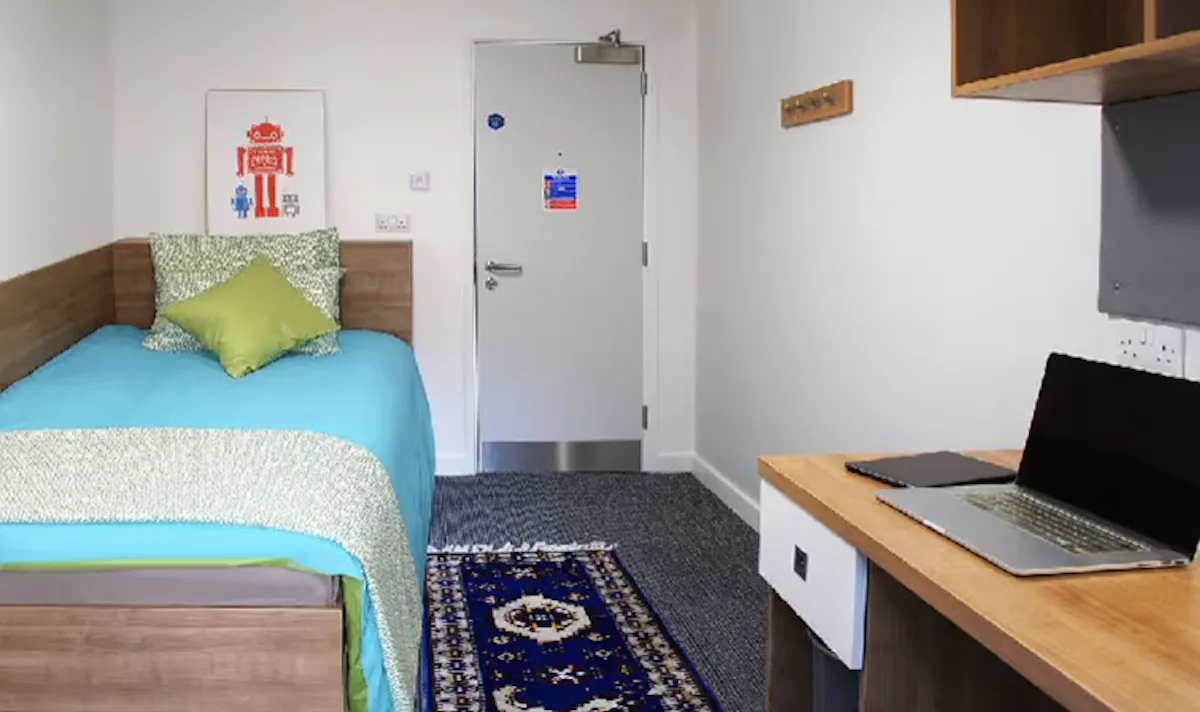 5 Bedroom Standard ROOM